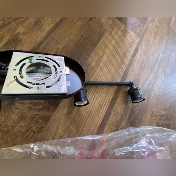 Meridian Bronze vanity light New In Box - Picture 7 of 13